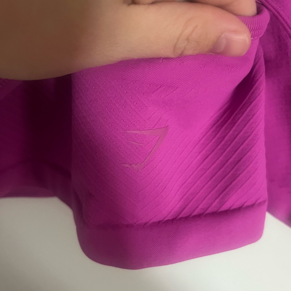 Gymshark crisscross tie back cropped tank - Picture 3 of 4